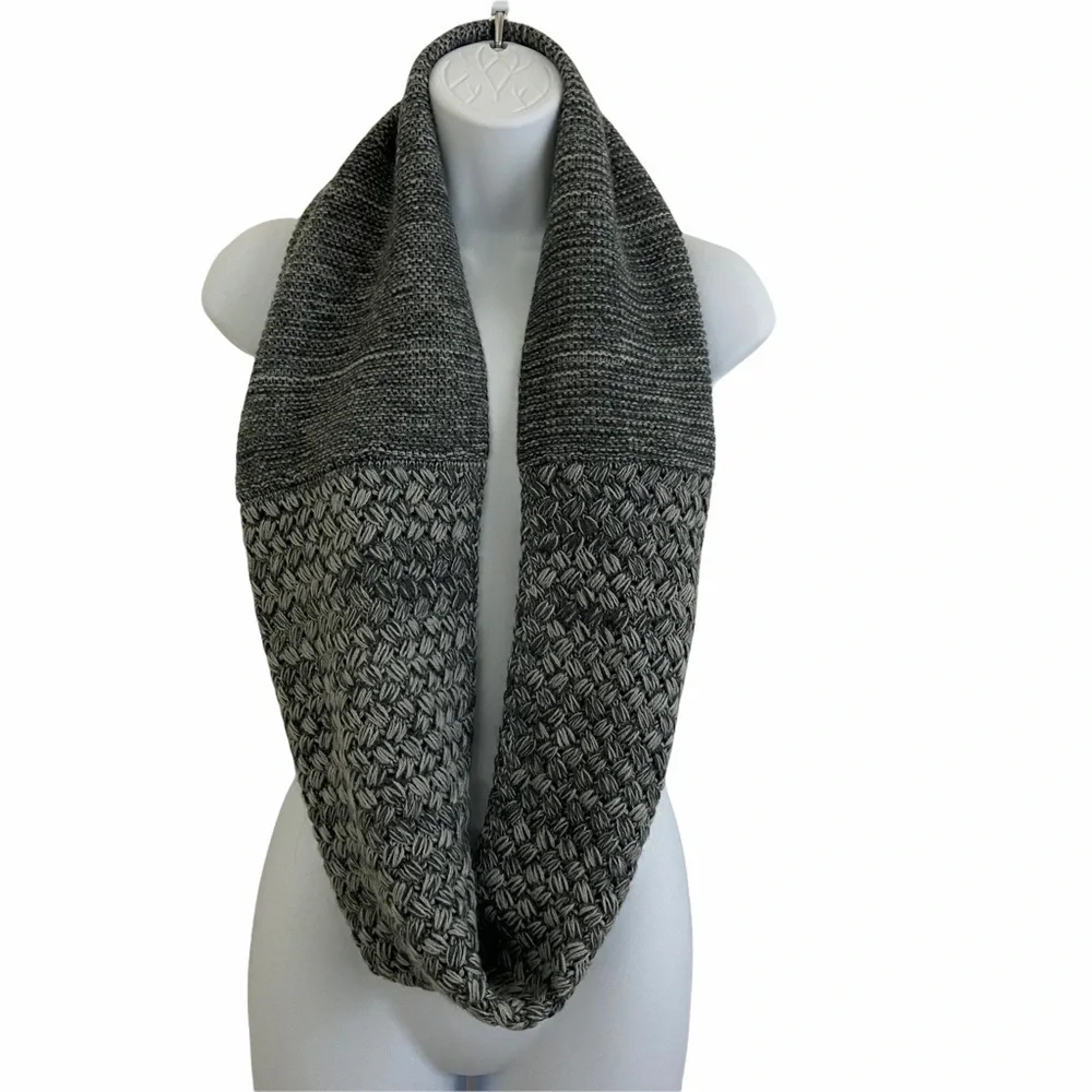 BearPaw Heather Grey Mixed Stitched Infinity Wrap Scarf